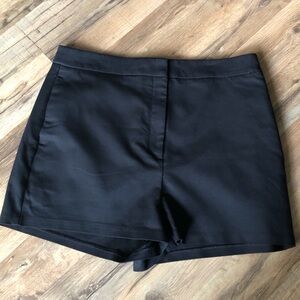 Shortie Extreme High Rise Express shorts size 14 Black pockets *some pulls